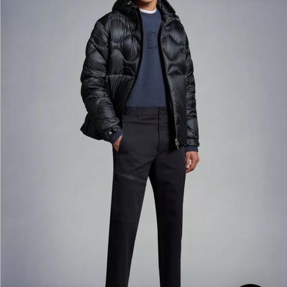 Moncler | SOULIER SHORT DOWN JACKET | Men’s 2 (Medium) | Navy Blue - Picture 3 of 13